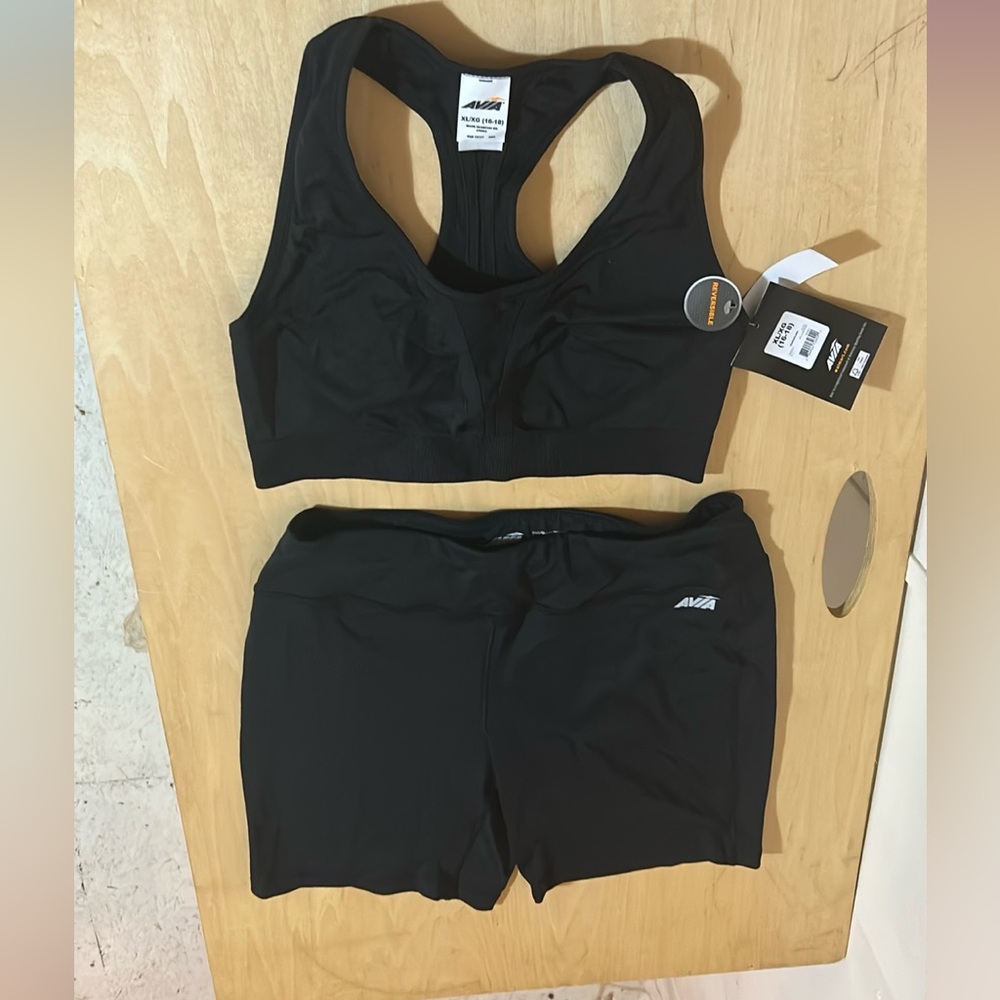Workout outfit new with tags on top but not bottoms